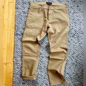 Madewell men’s Chino with sportstretch